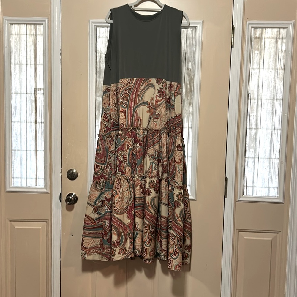 Sleeveless maxi dress